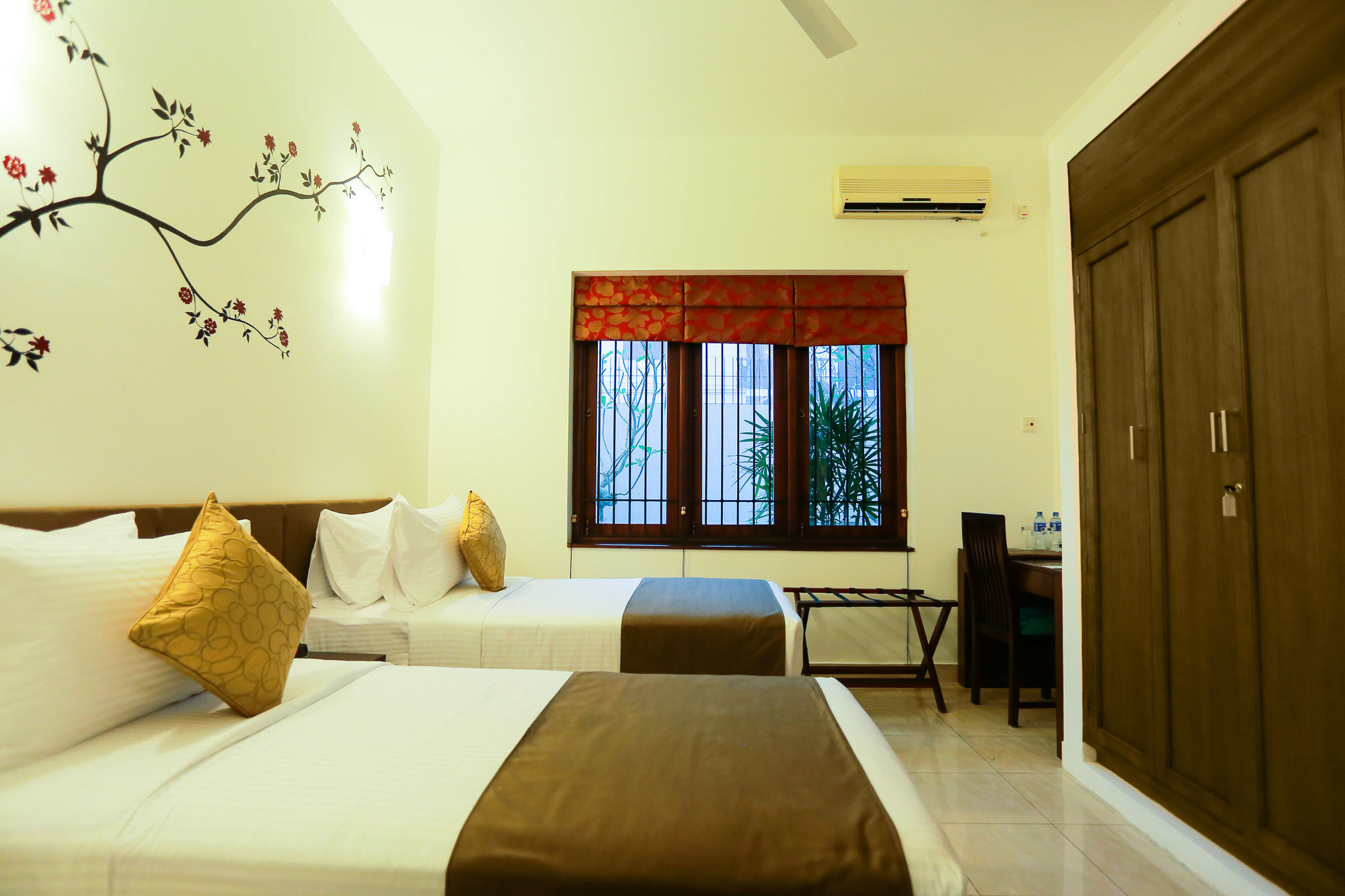 The Austin Residence By Unique Hotels Kolombo Bagian luar foto