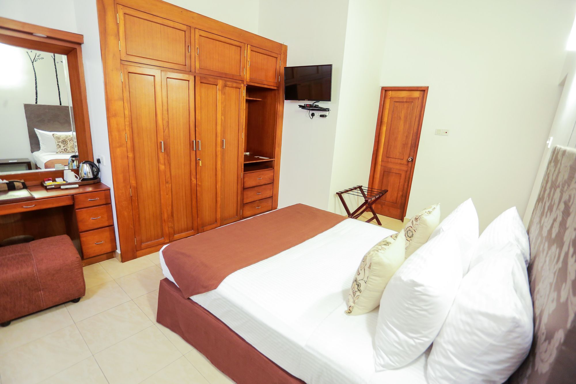 The Austin Residence By Unique Hotels Kolombo Bagian luar foto